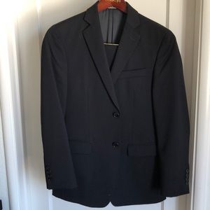NWT Men’s navy DKNY suit 36S